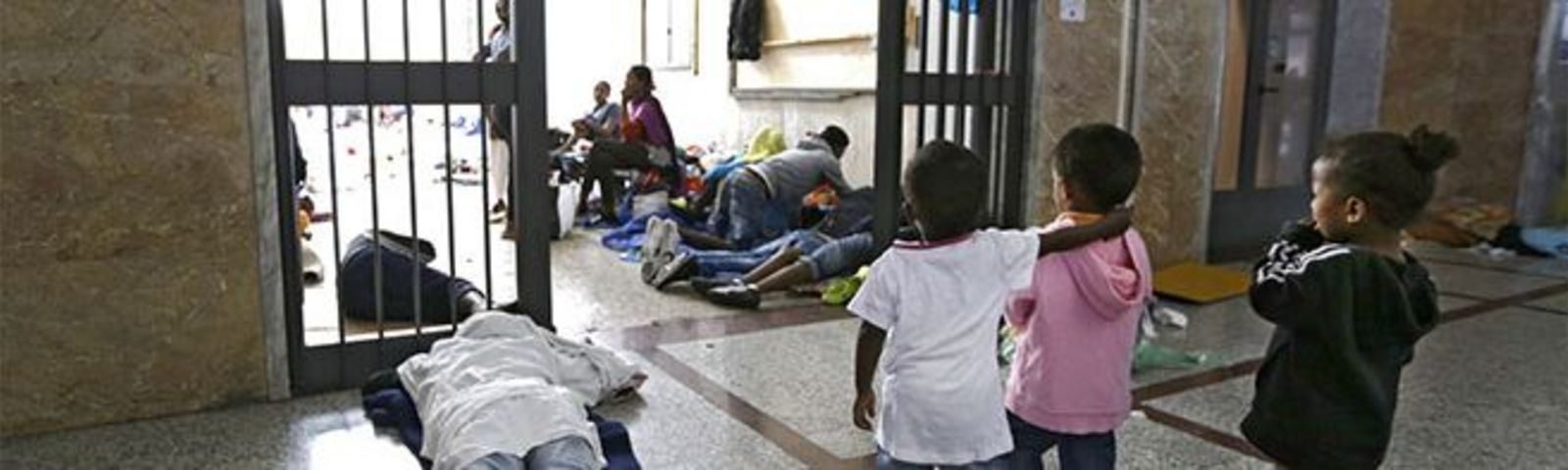 Les personnes requérantes d'asile en Italie menacées de violations des droits humains