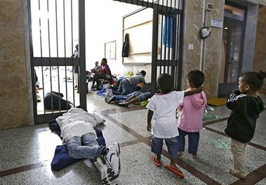 Les personnes requérantes d'asile en Italie menacées de violations des droits humains